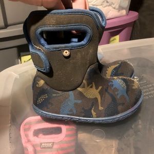 Bogs toddler size 7